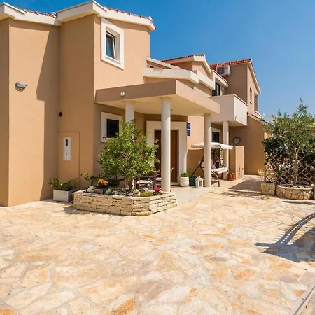 Valentina 別荘 トロギール