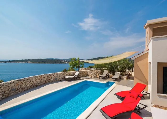 Valentina トロギール