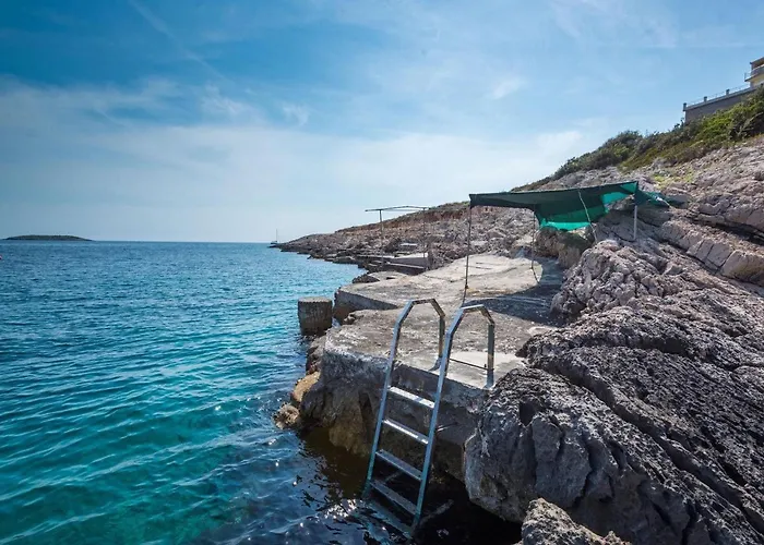 Valentina トロギール