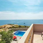 Valentina טרוגיר