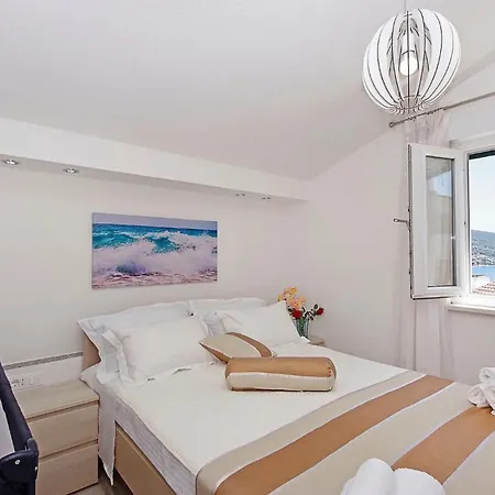 Valentina Трогир