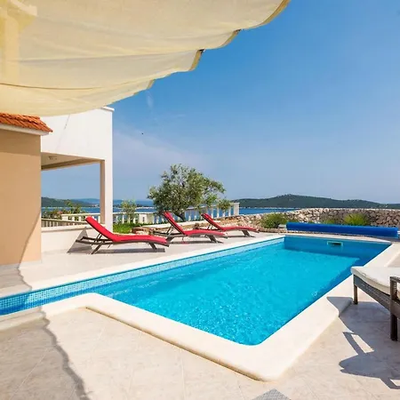 Valentina Трогир