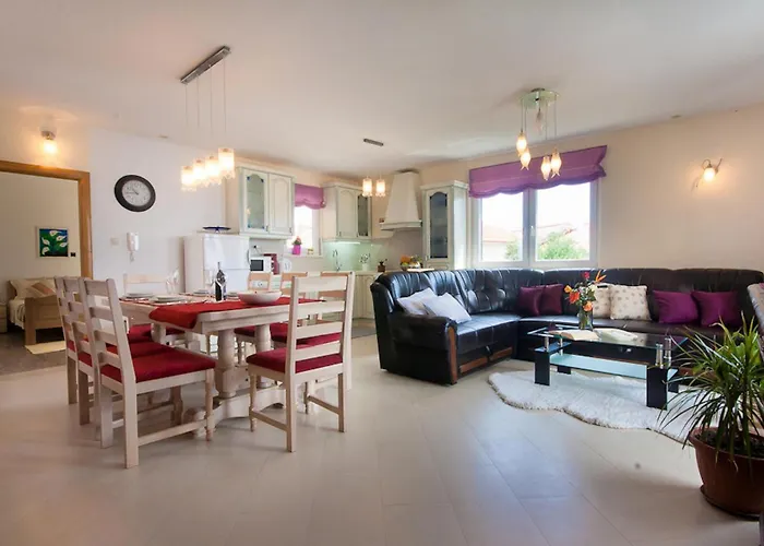 Valentina Vikendica Trogir